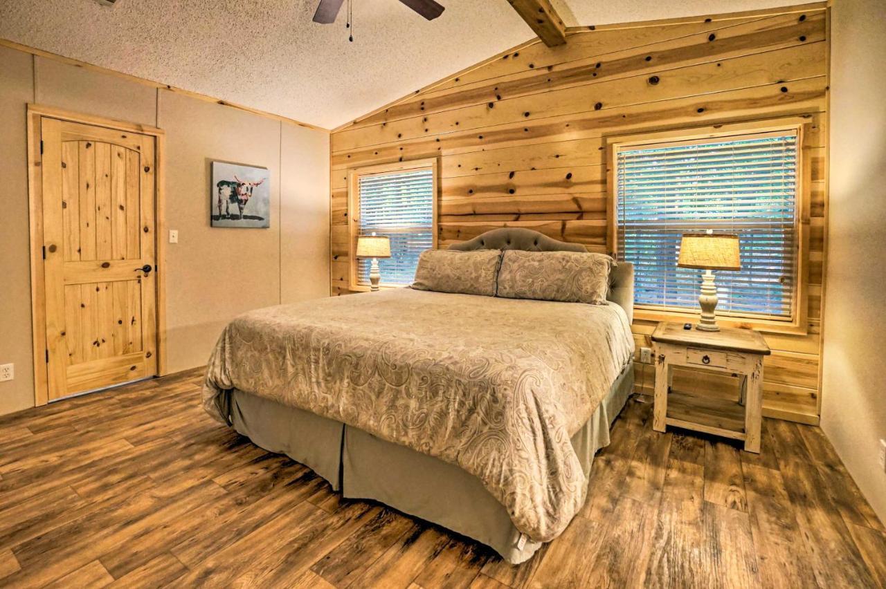 Broken Bow Oasis Hot Tub, Fire Pit And Patio Villa ภายนอก รูปภาพ
