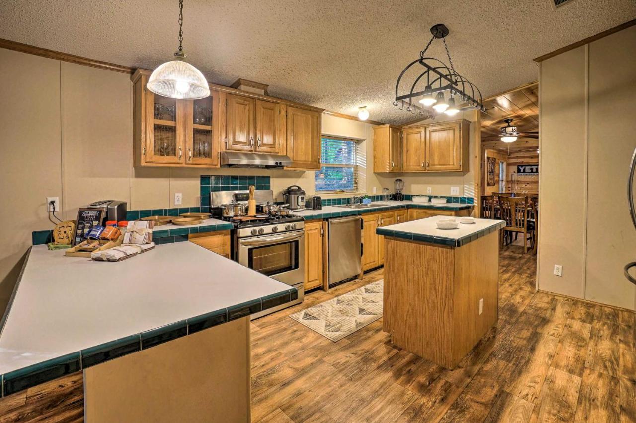 Broken Bow Oasis Hot Tub, Fire Pit And Patio Villa ภายนอก รูปภาพ